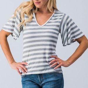 New Boutique Bell Sleeve Top